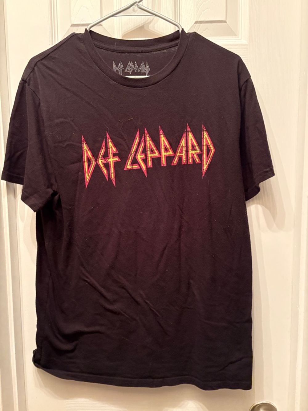 Men’s Black Band Logo T-Shirt - Red/Yellow Graphic Def Leppard vintage unisex